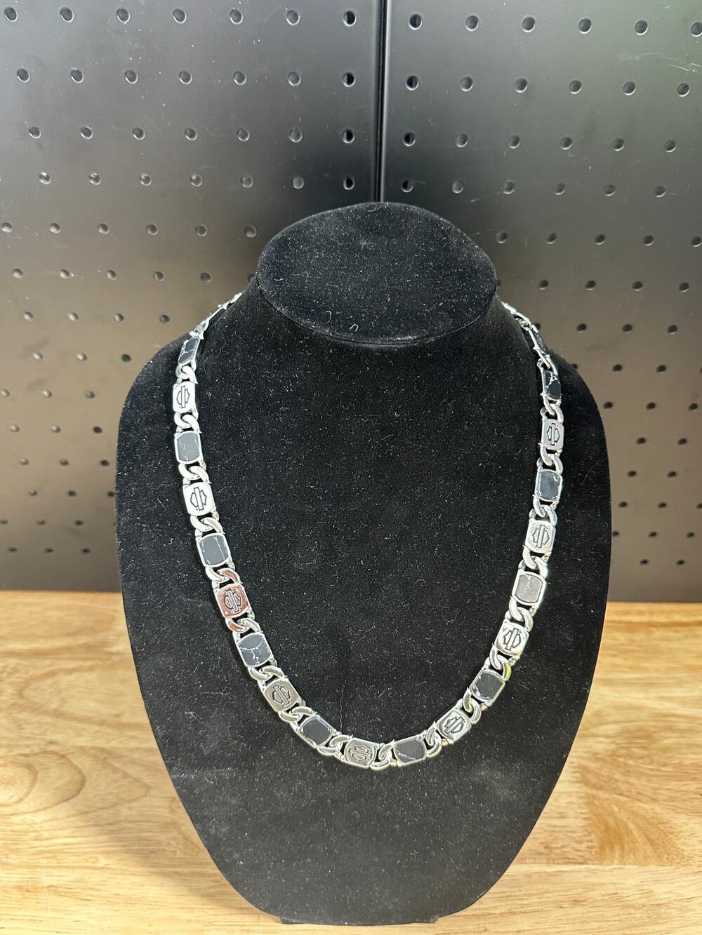 Men's 24" Bar & Shield Howlite Stone Inlay Curb Chain Necklace